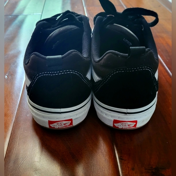 Vans Men's Black and White Sneakers - Picture 4 of 5